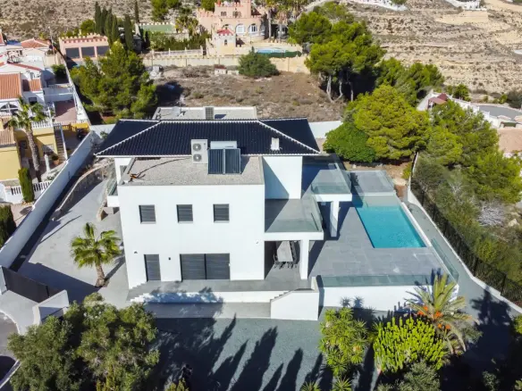 6-bedroom Villa In Ciudad Quesada, Spain (497 M²)