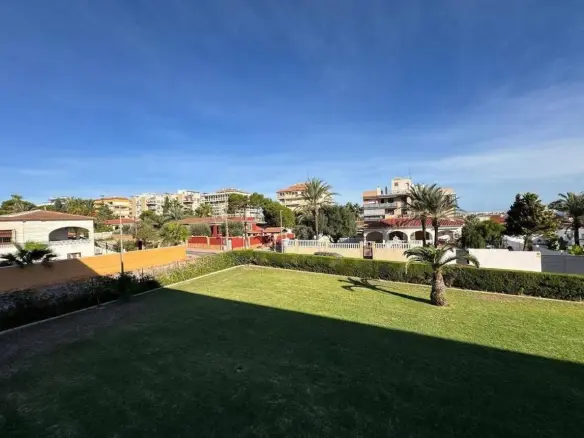 3-bedroom Apartment In Torrevieja, Spain (92 M²)