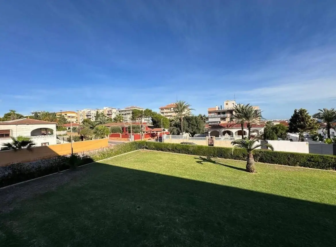 Apartment Of 92 M² In Torrevieja, Spain