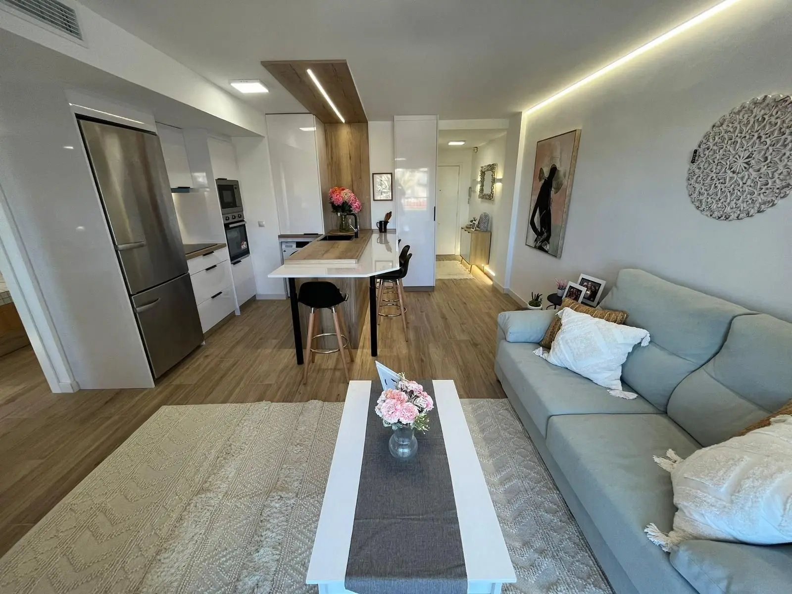 Apartment Of 92 M² In Torrevieja, Spain