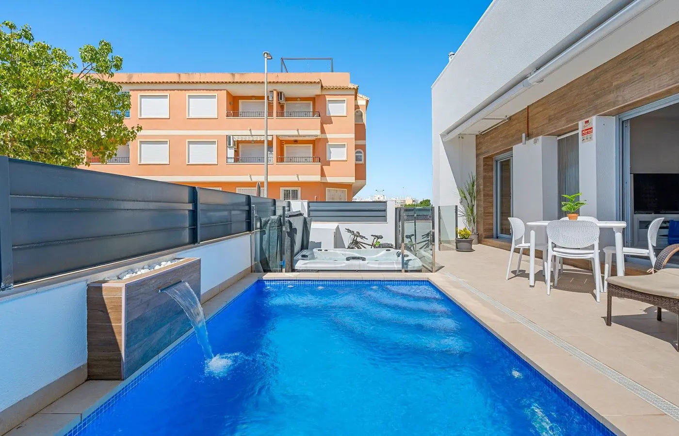 3-bedroom House In Formentera Del Segura, Spain (122 M²)