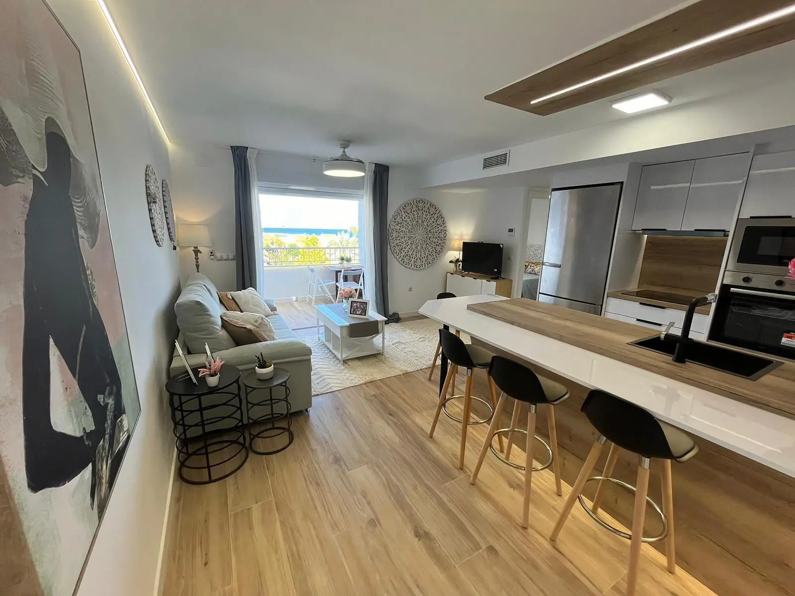 Apartment Of 92 M² In Torrevieja, Spain