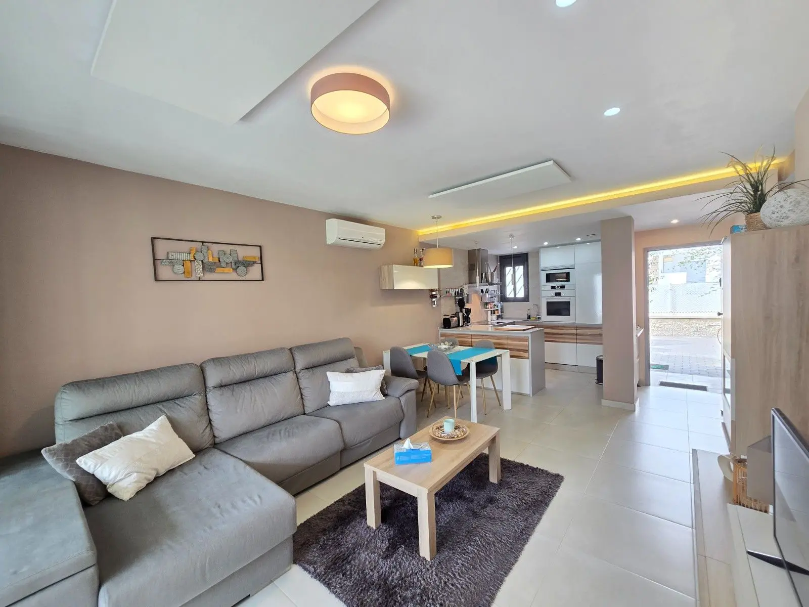 Apartment Of 78 M² In Torrevieja, Spain