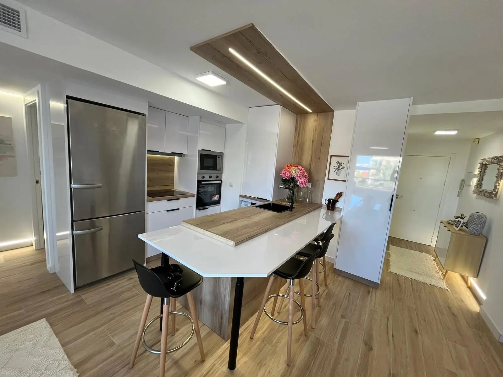 Apartment Of 92 M² In Torrevieja, Spain