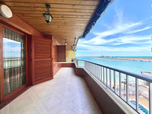 Apartment Of 90 M² In Torrevieja, Spain
