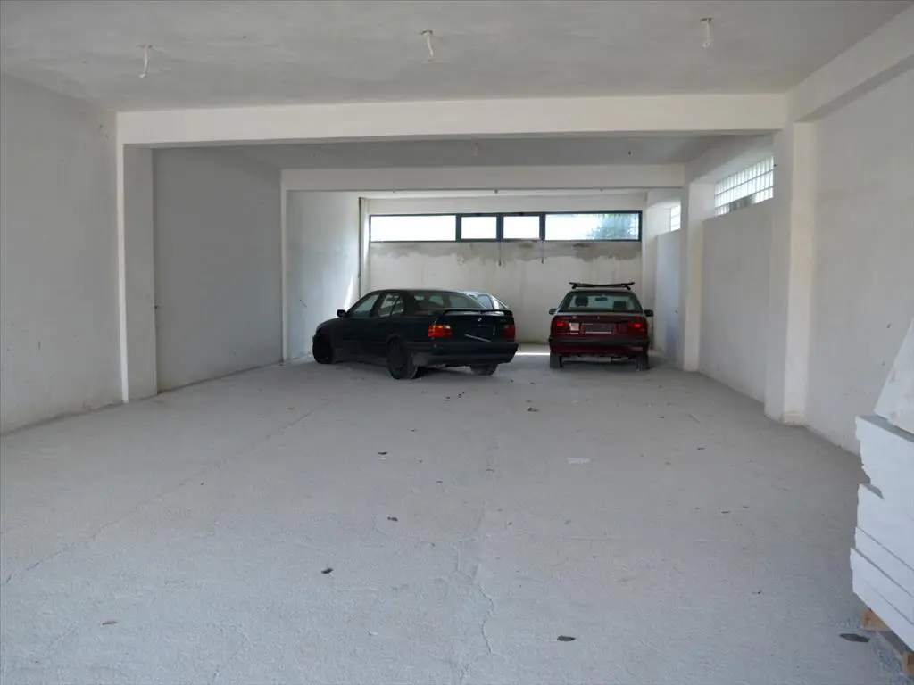 Building Of 420 M² In Athens