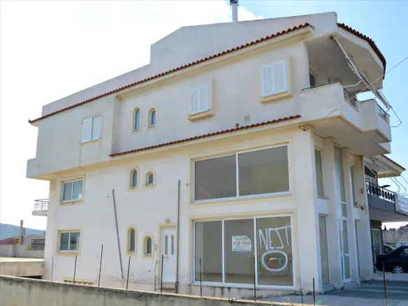 Building Of 420 M² In Athens
