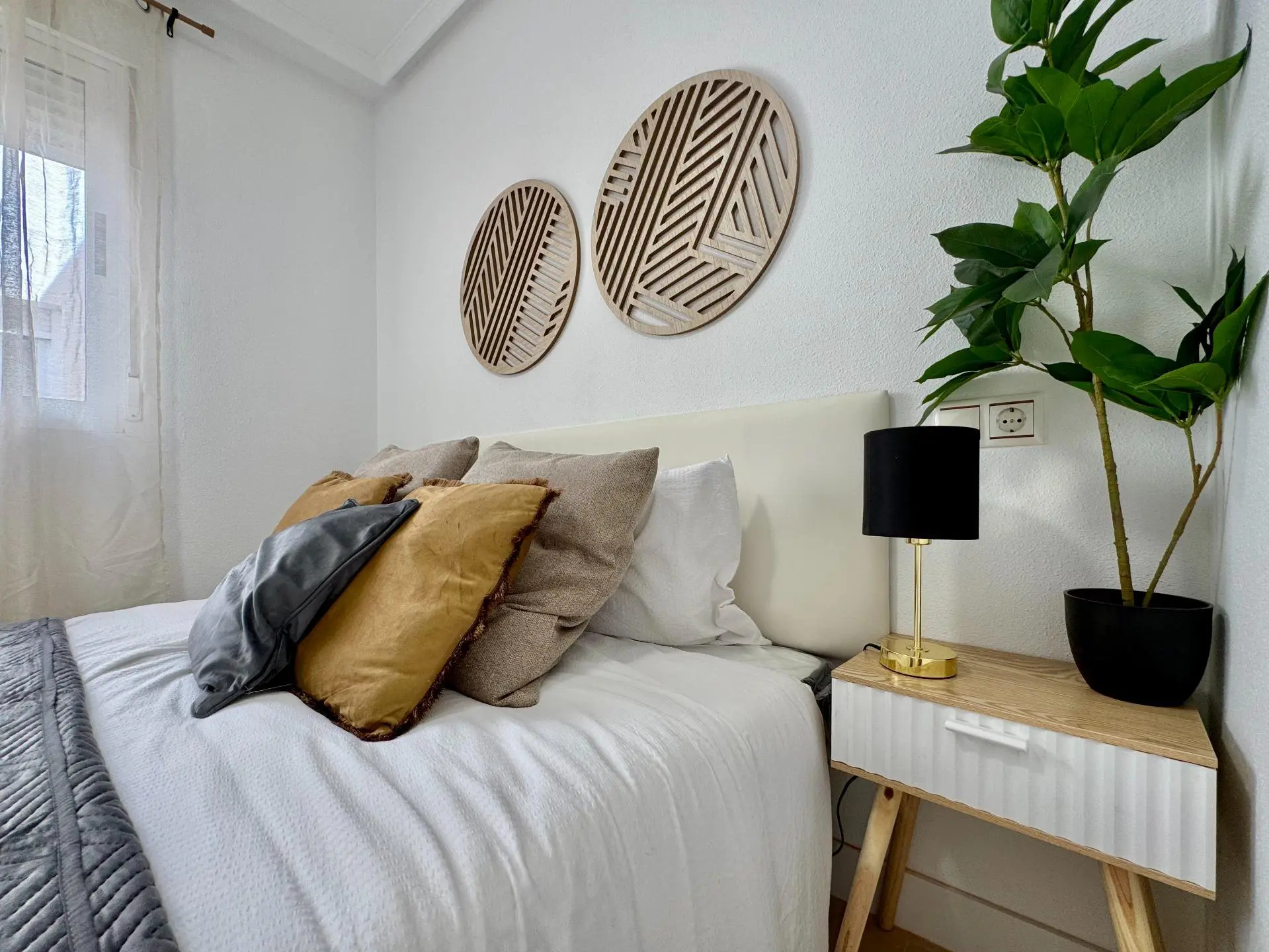 Apartment Of 98 M² With Features In Torrevieja, Spain
