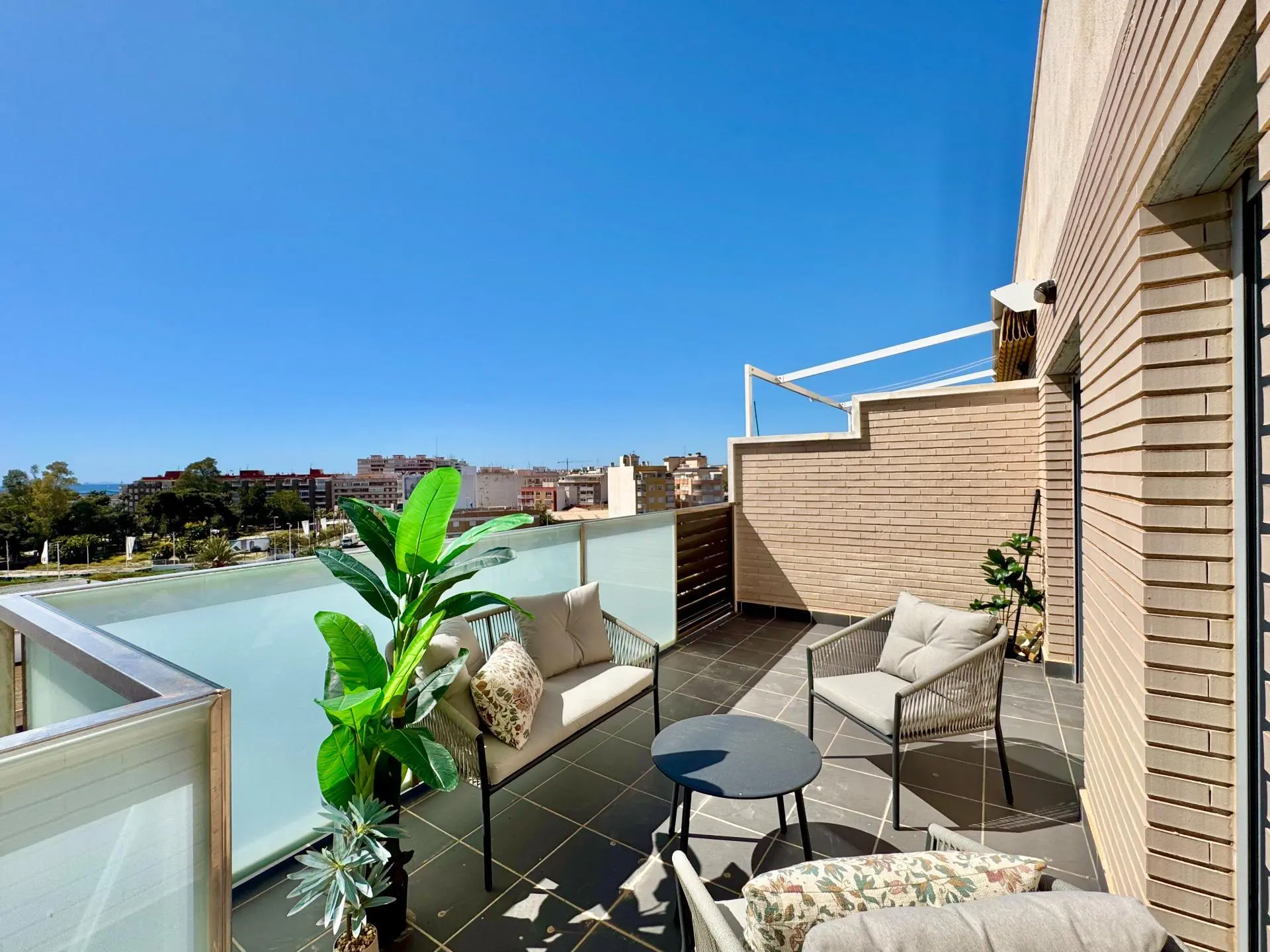 Apartment Of 98 M² With Features In Torrevieja, Spain