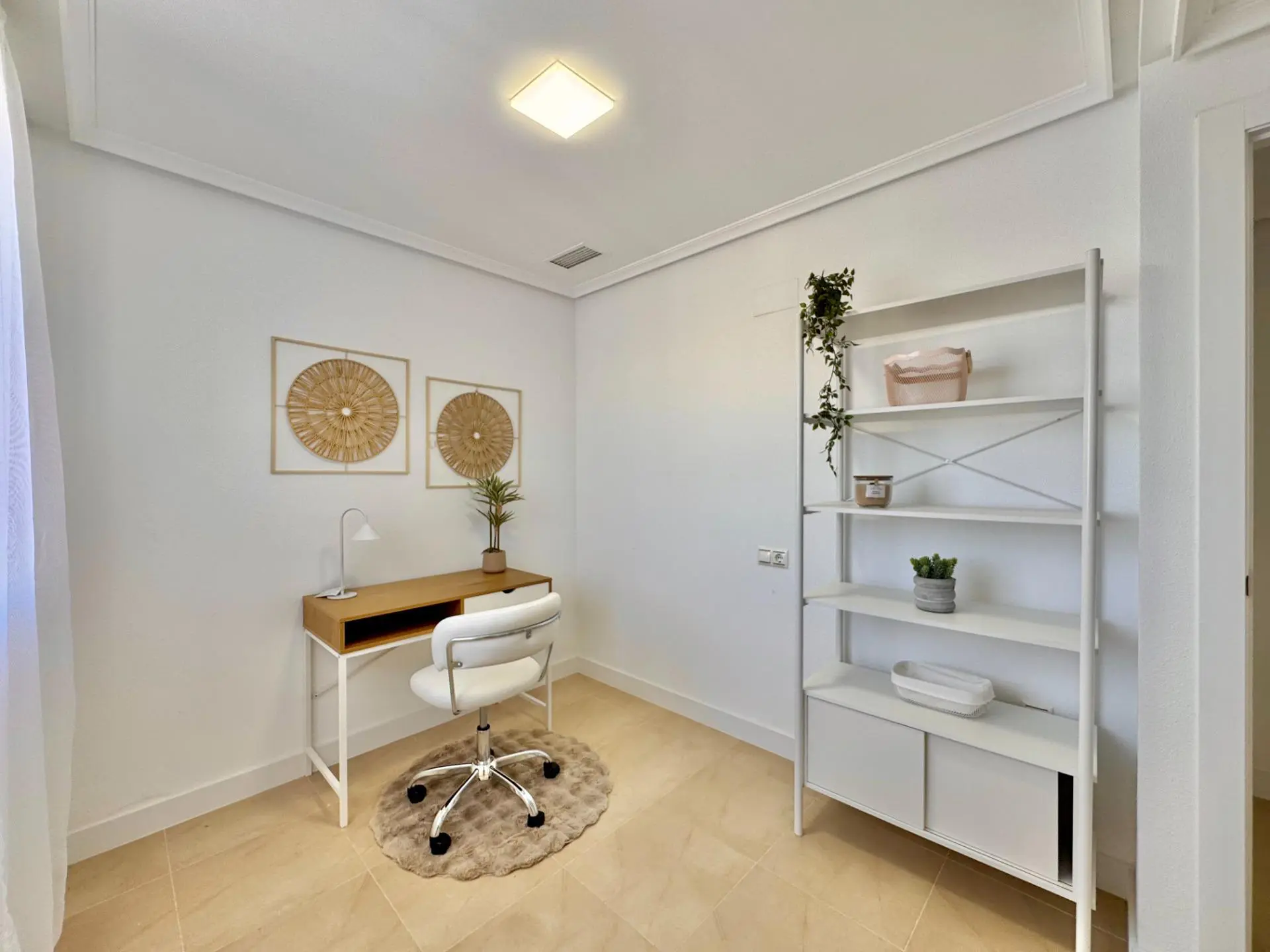Apartment Of 98 M² With Features In Torrevieja, Spain
