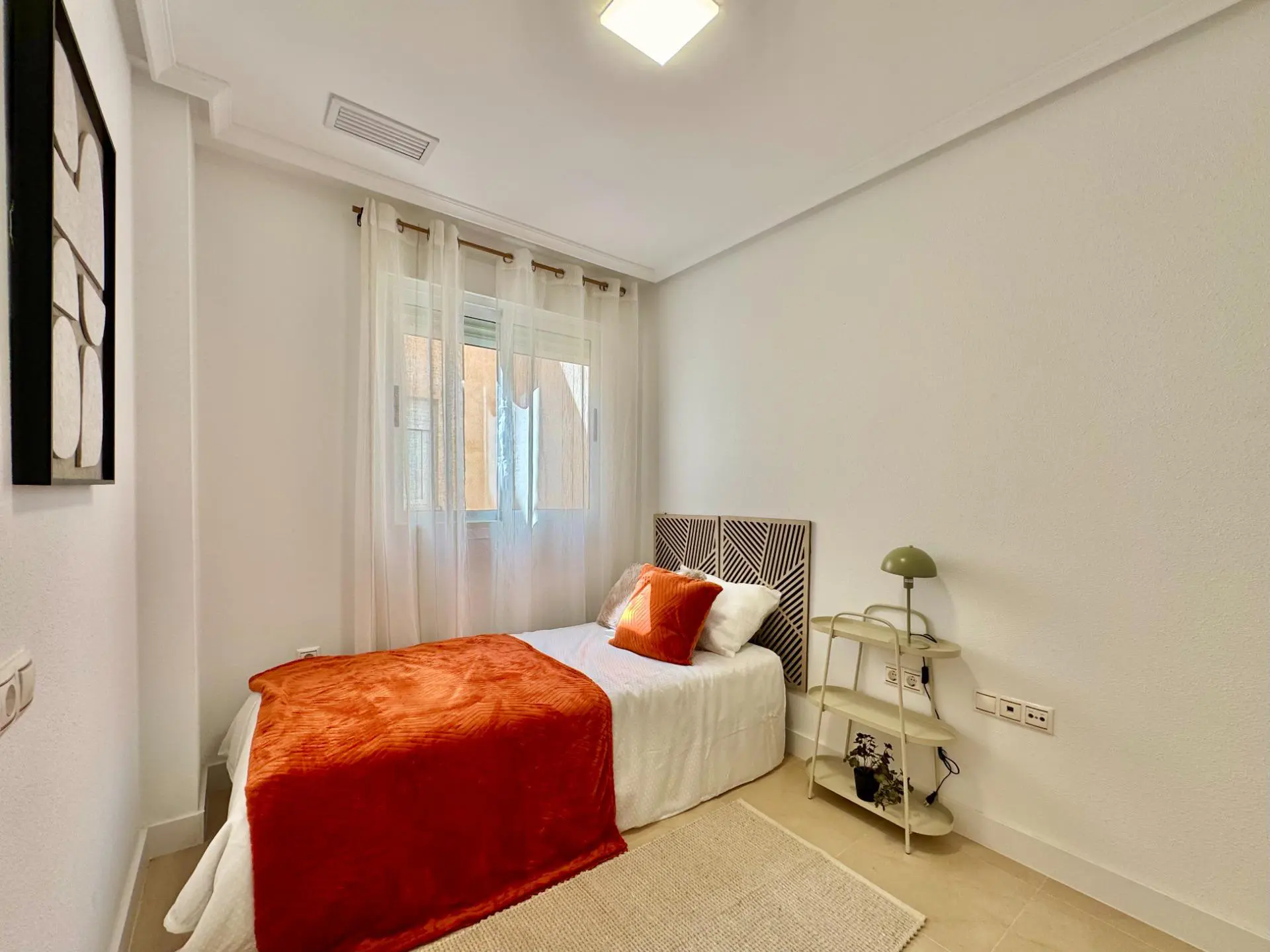 Apartment Of 98 M² With Features In Torrevieja, Spain