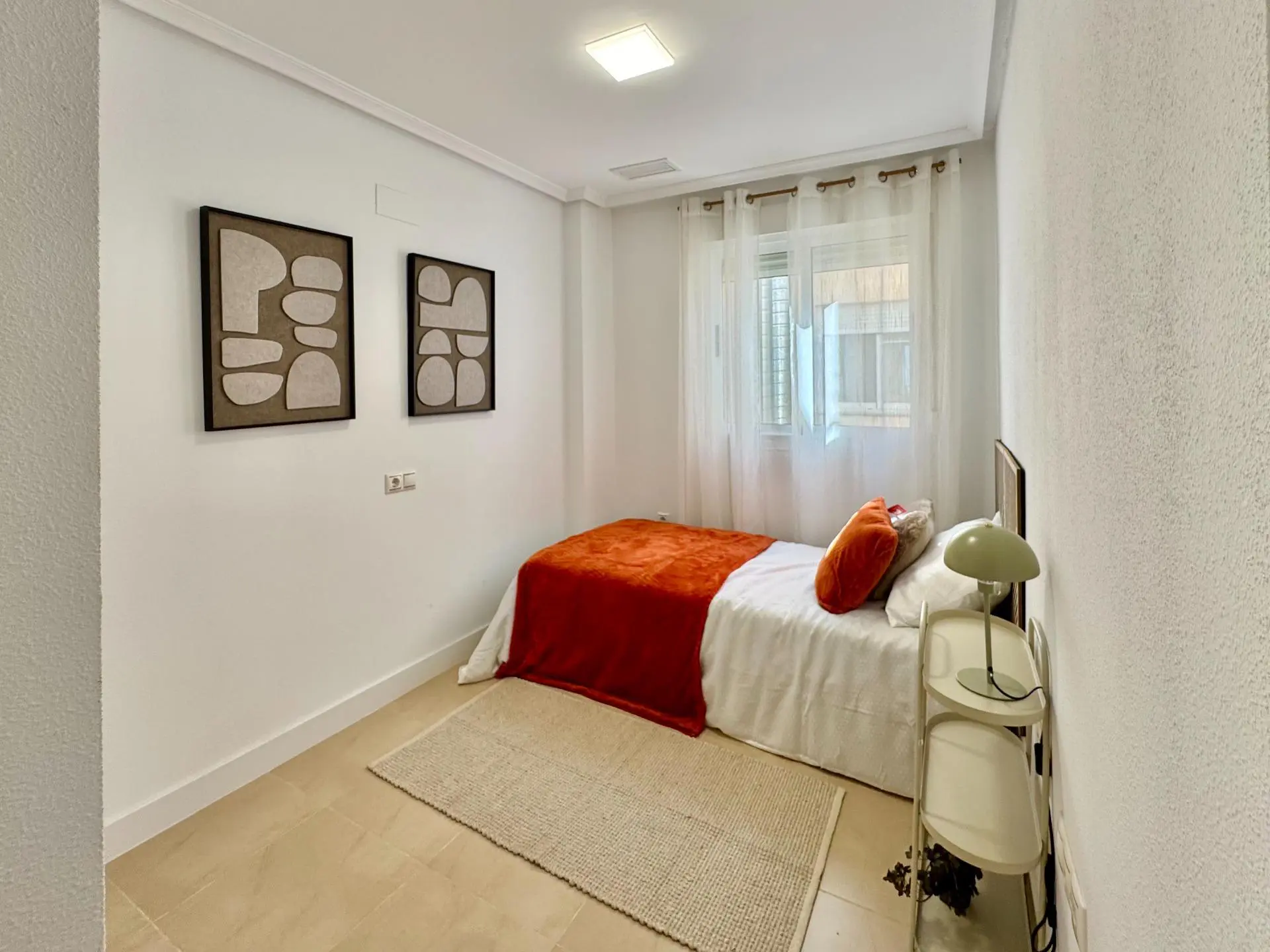 Apartment Of 98 M² With Features In Torrevieja, Spain