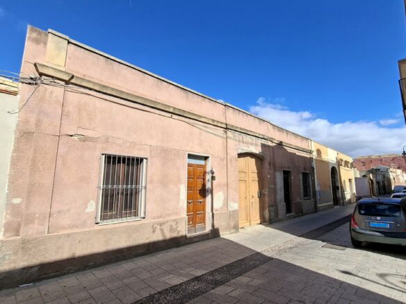 Traditional House To Be Restored In Quartu S. Elena, Sardinia