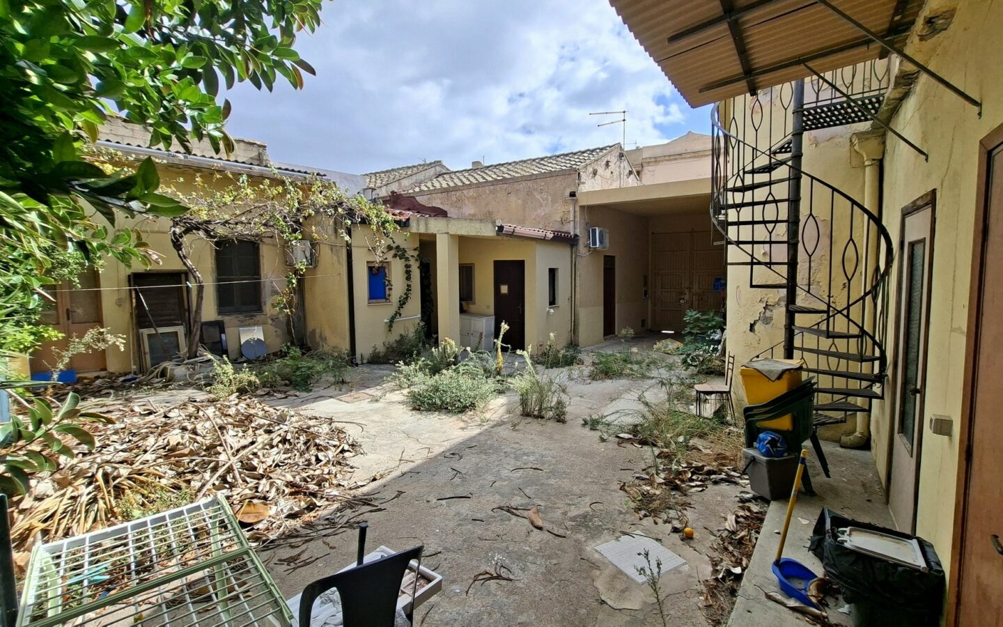 Traditional House To Be Restored In Quartu S. Elena, Sardinia