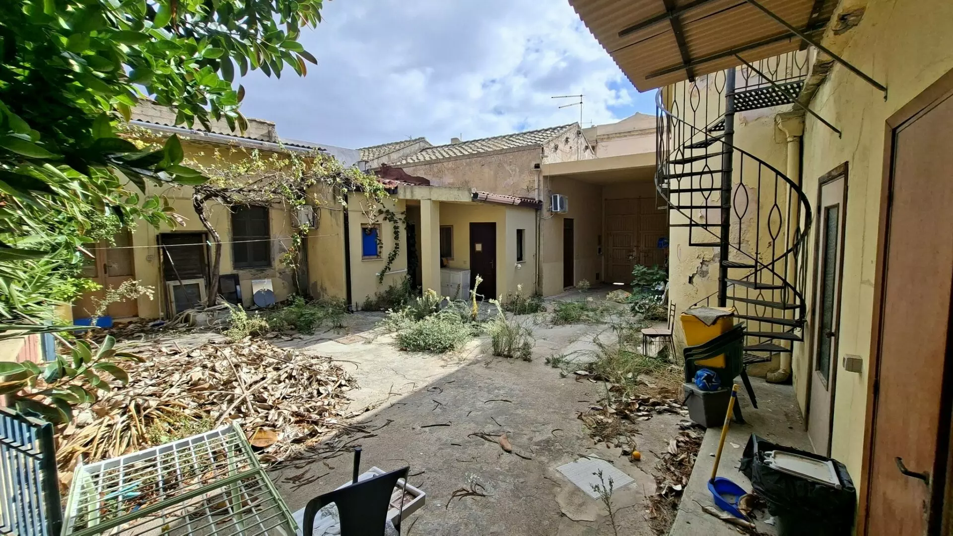 Traditional House To Be Restored In Quartu S. Elena, Sardinia