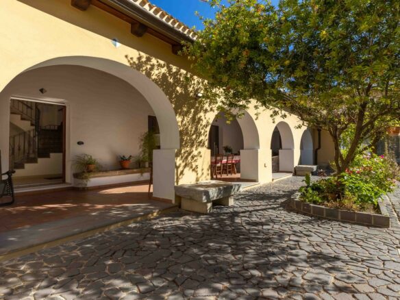 Residence Of The 17th Century, Completely Renovated, In Serdiana, Sardinia