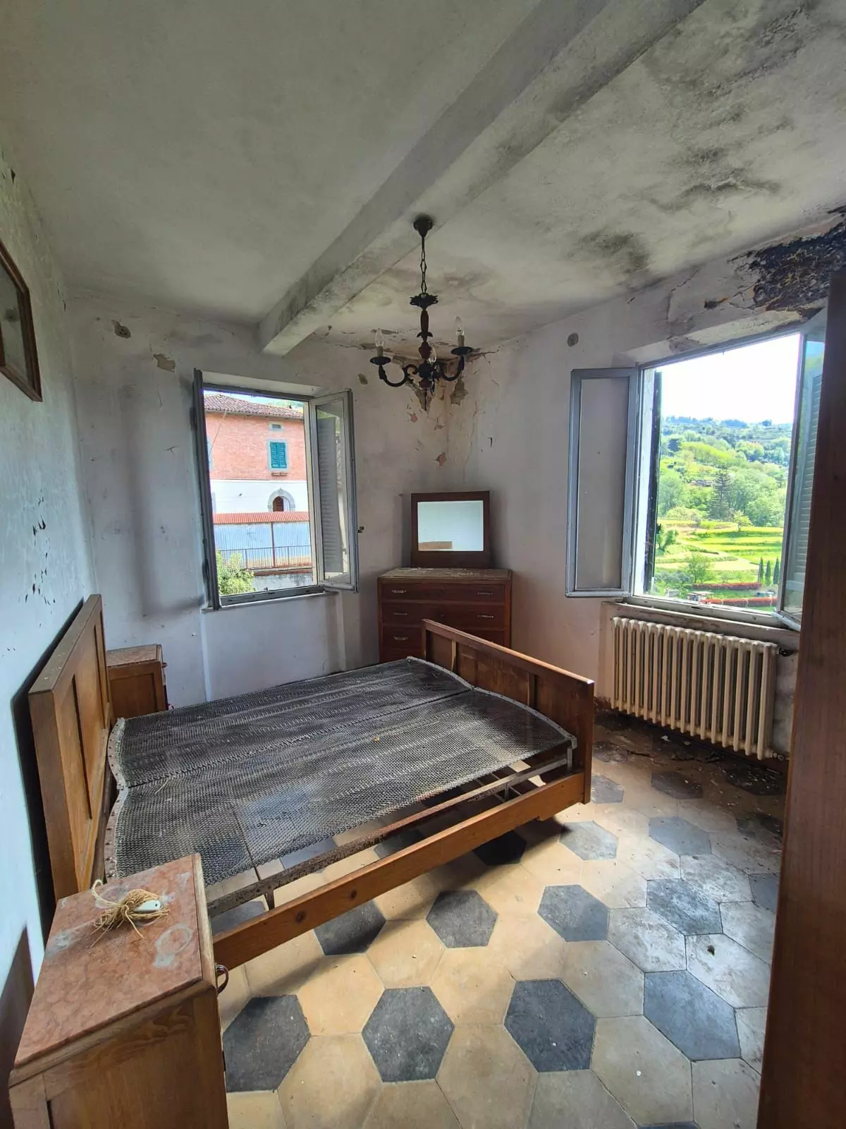 A Tuscan Home In The Heart Of Barga (lucca)