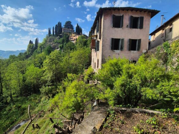 A Tuscan Home In The Heart Of Barga (lucca)
