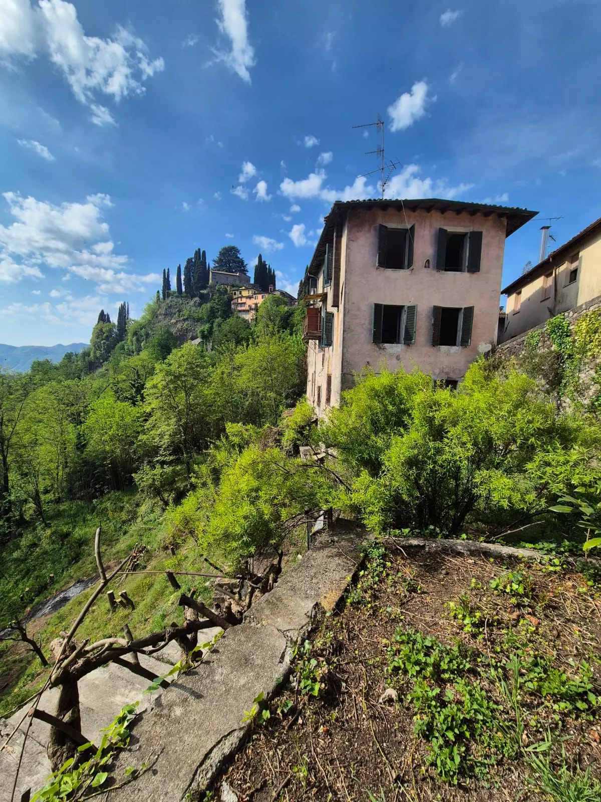 A Tuscan Home In The Heart Of Barga (lucca)