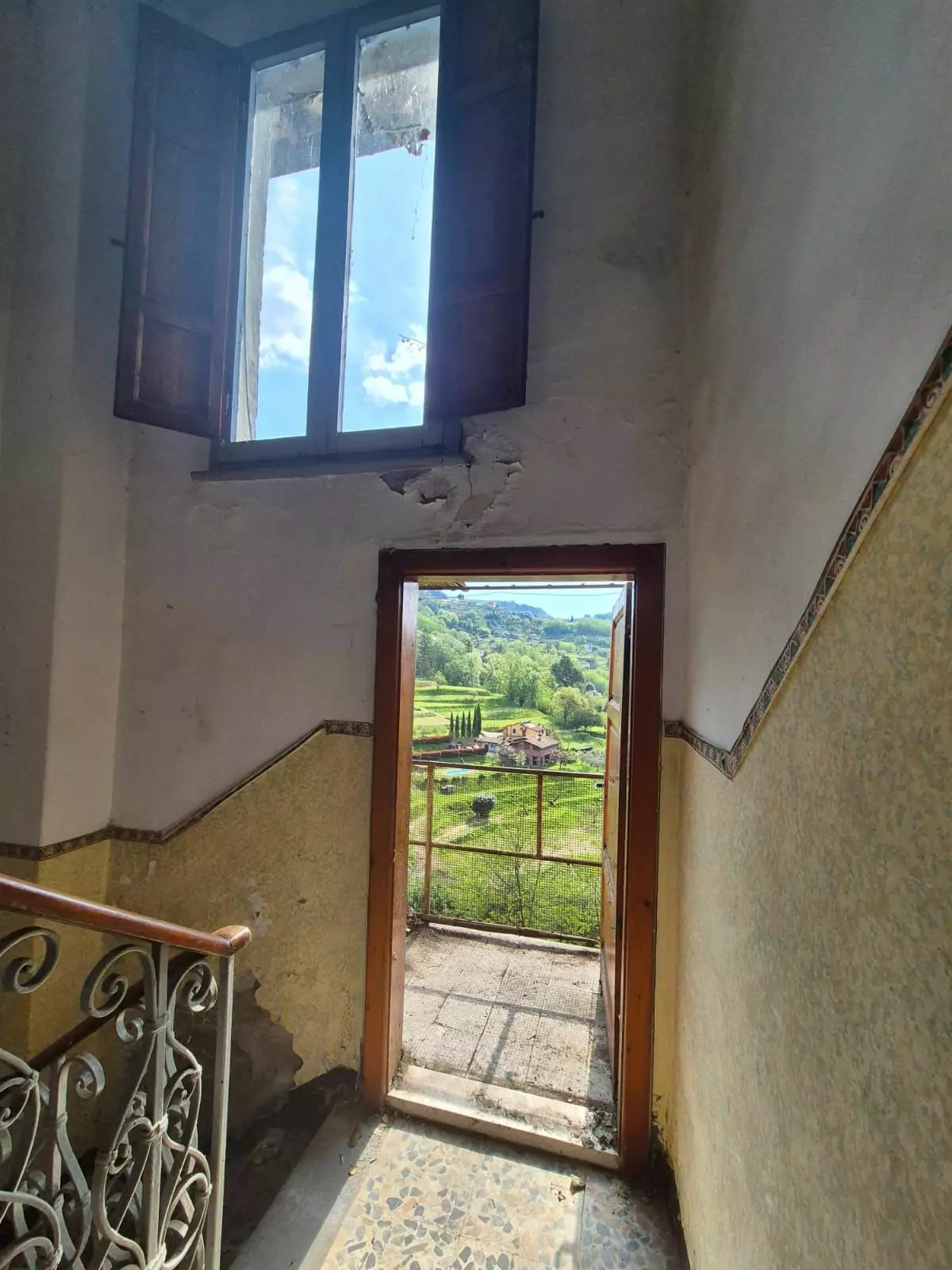 A Tuscan Home In The Heart Of Barga (lucca)