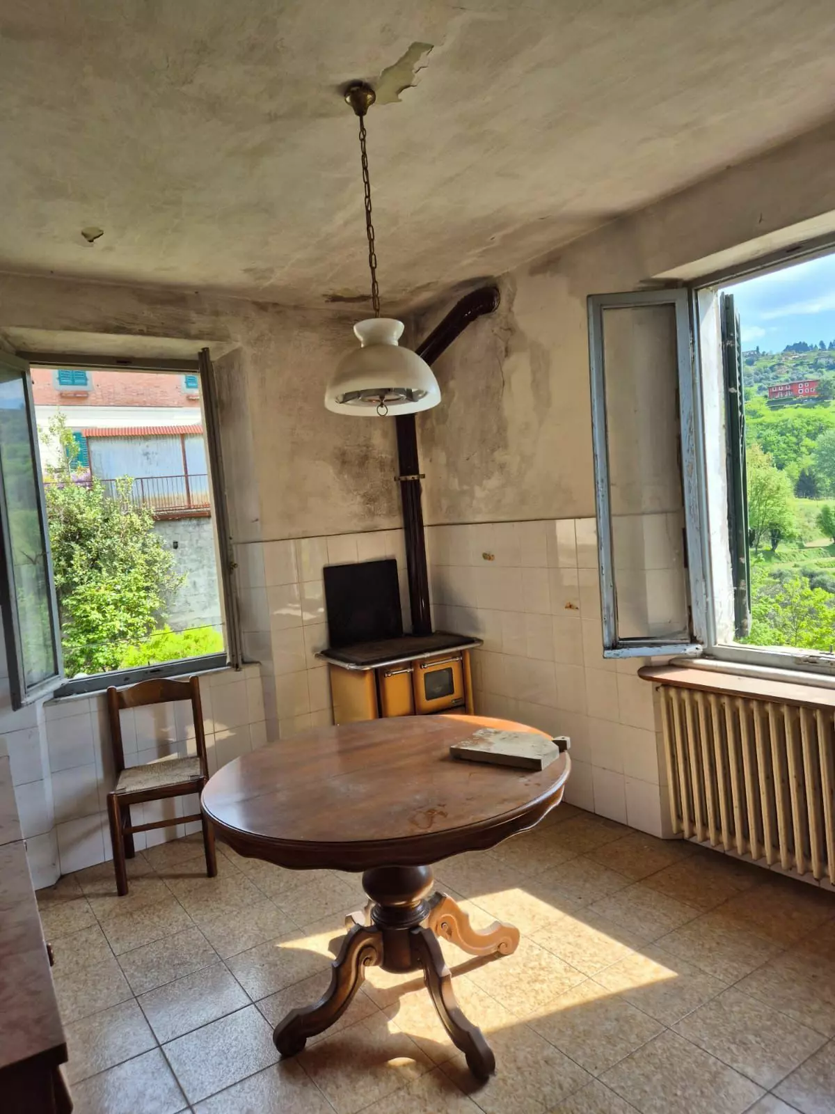 A Tuscan Home In The Heart Of Barga (lucca)