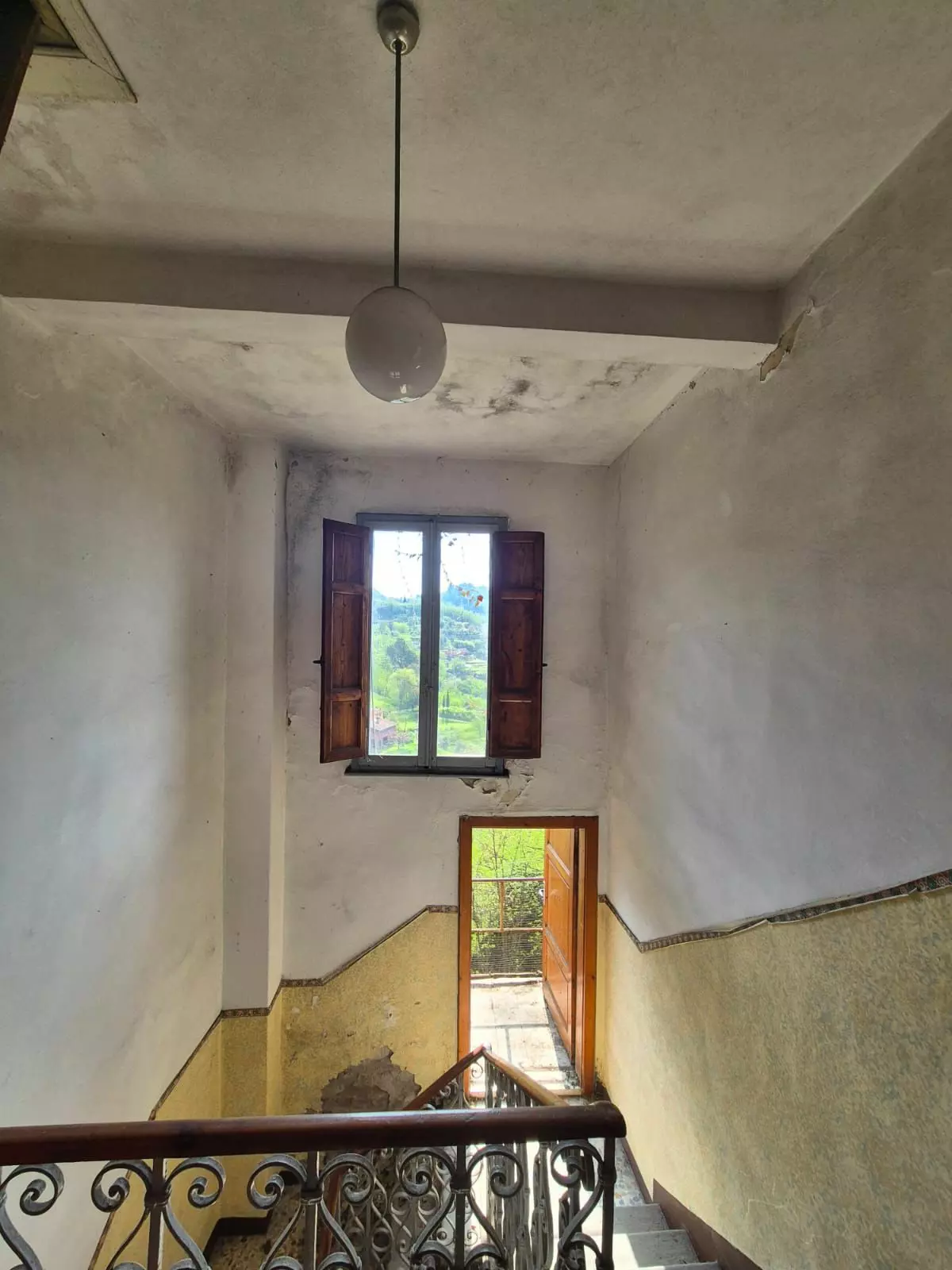A Tuscan Home In The Heart Of Barga (lucca)