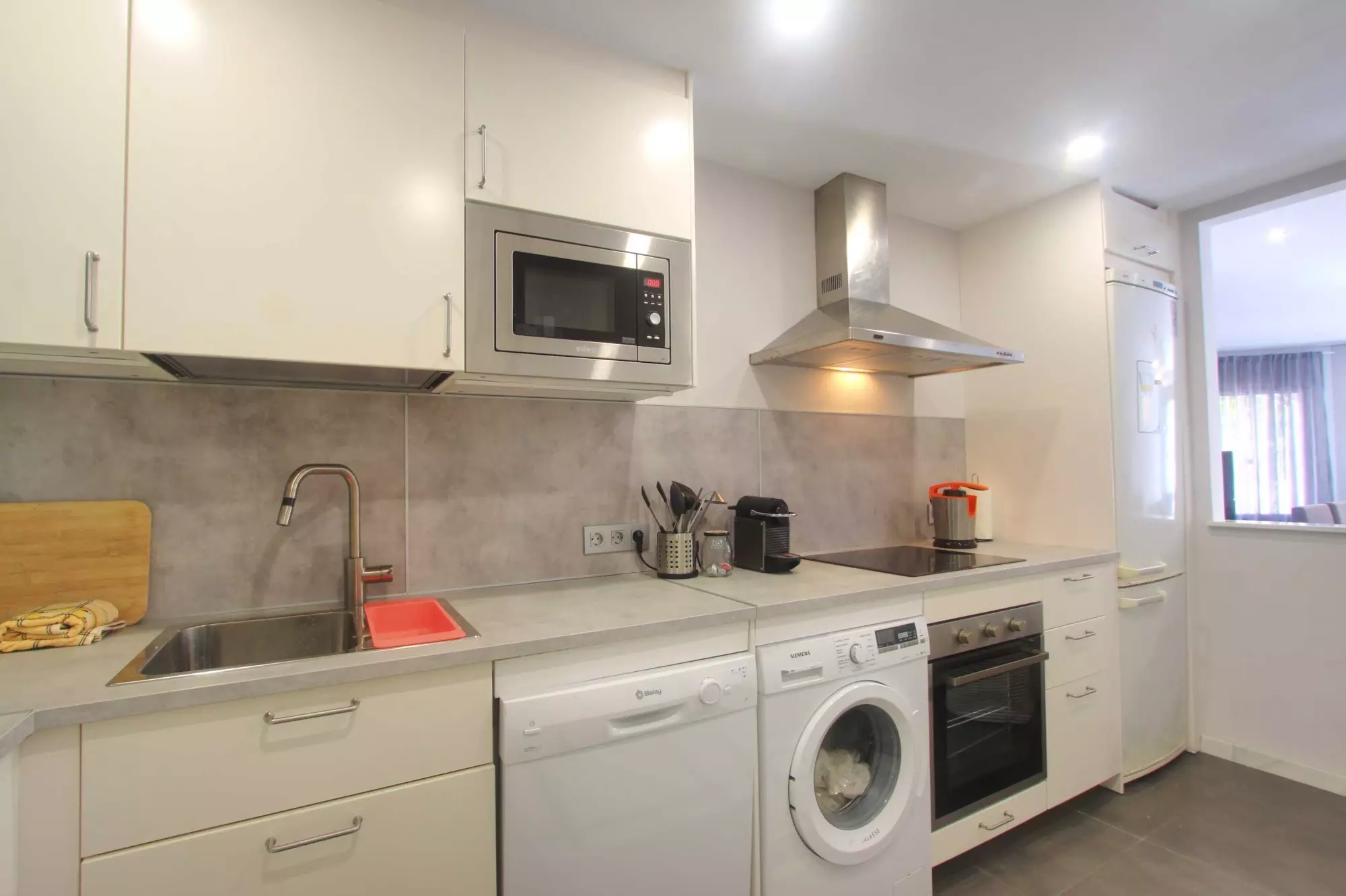 Beachside Elevated Ground Floor 3 Bedrooms Apartment With Touristic Licence In Elviria.