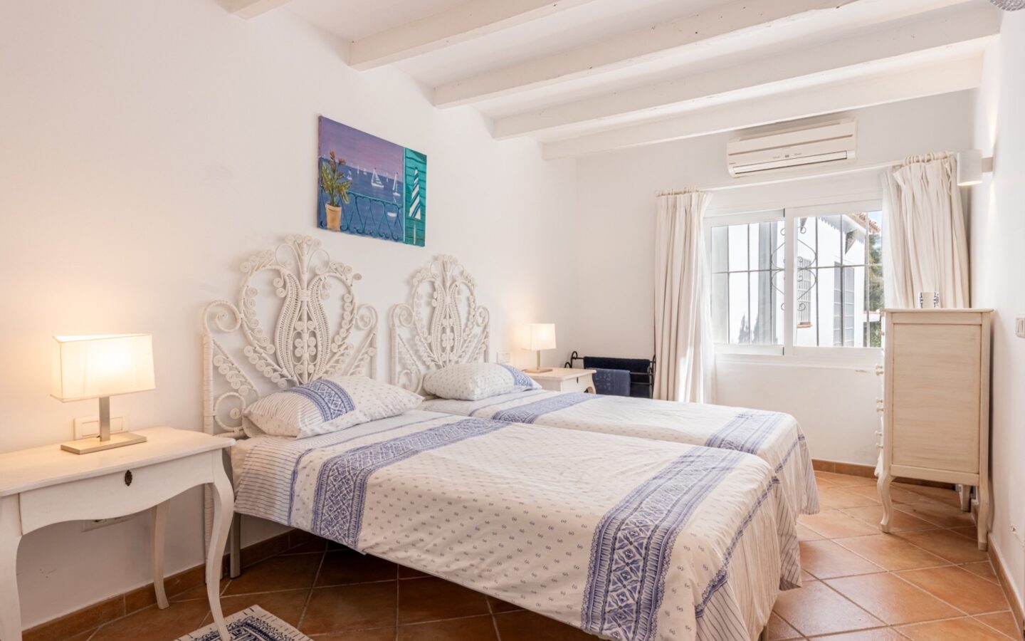 Cottage Style 4 Bedrooms Villa In Puerto Del Almendro.