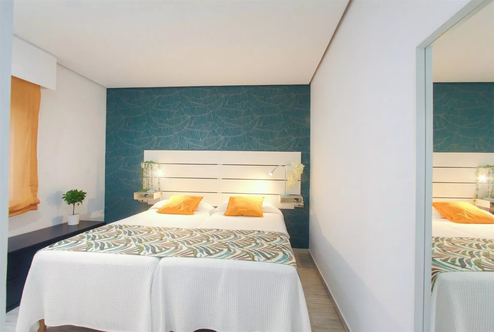 Beachside Elevated Ground Floor 3 Bedrooms Apartment With Touristic Licence In Elviria.