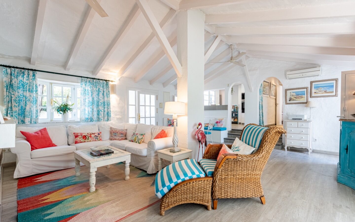 Cottage Style 4 Bedrooms Villa In Puerto Del Almendro.