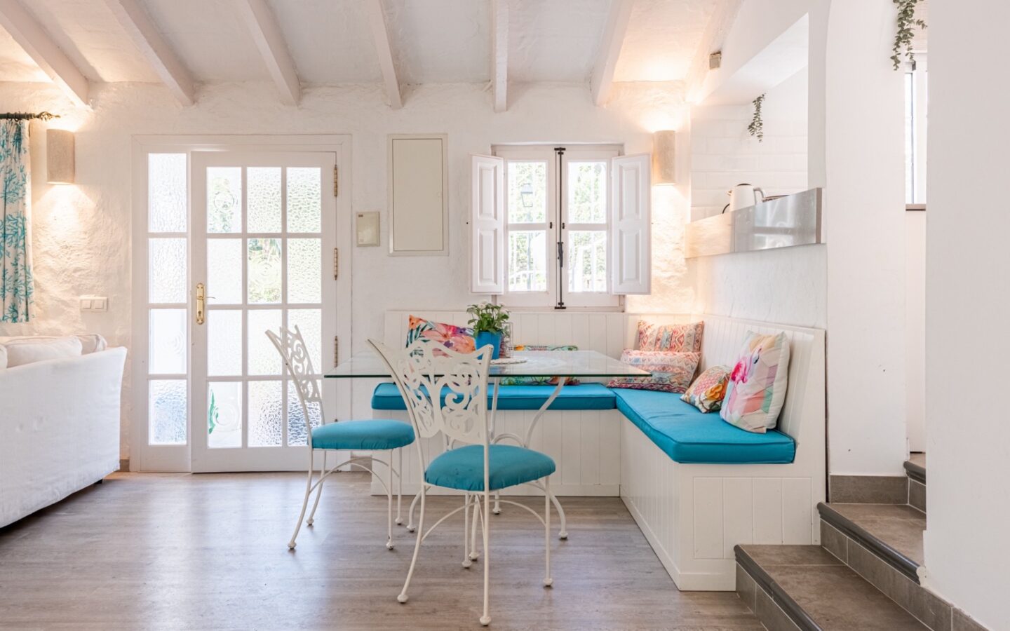 Cottage Style 4 Bedrooms Villa In Puerto Del Almendro.