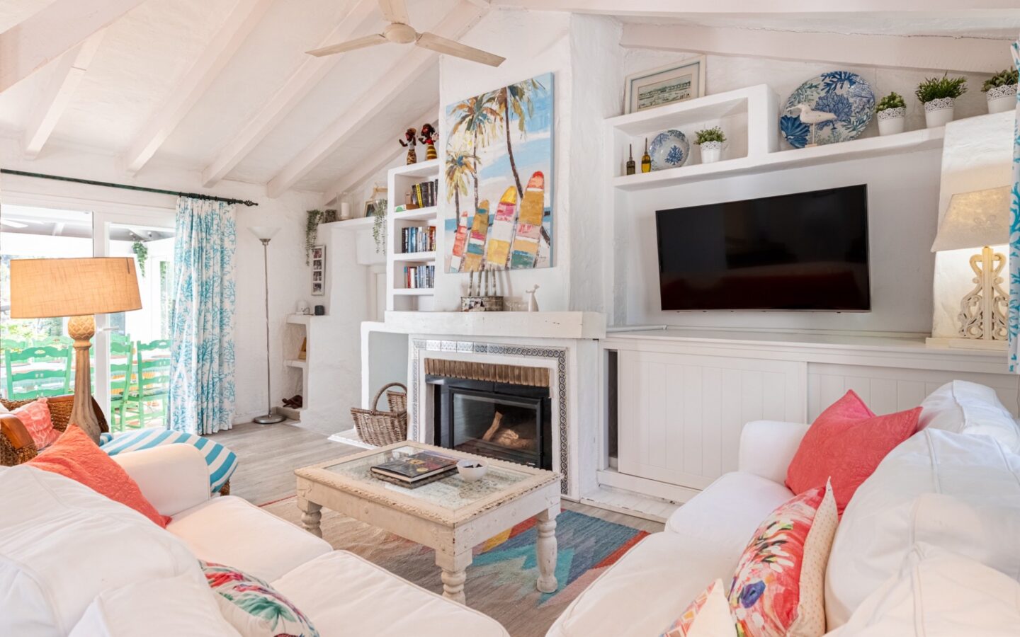 Cottage Style 4 Bedrooms Villa In Puerto Del Almendro.