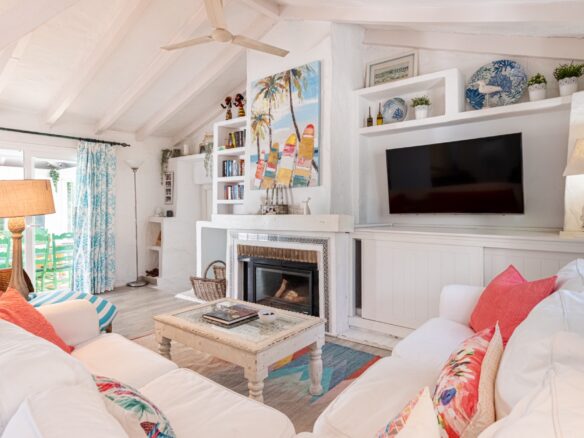 Cottage Style 4 Bedrooms Villa In Puerto Del Almendro.