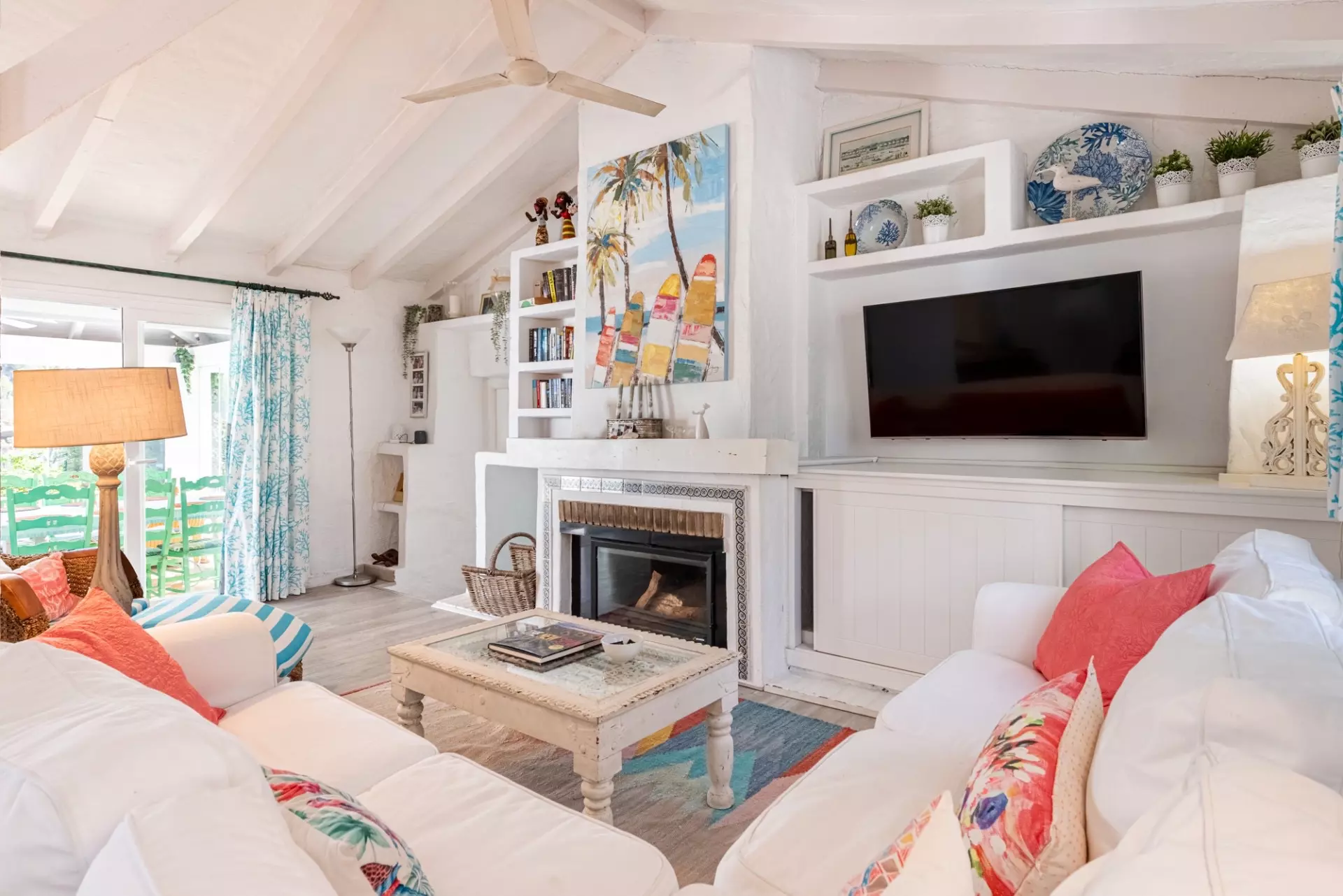 Cottage Style 4 Bedrooms Villa In Puerto Del Almendro.
