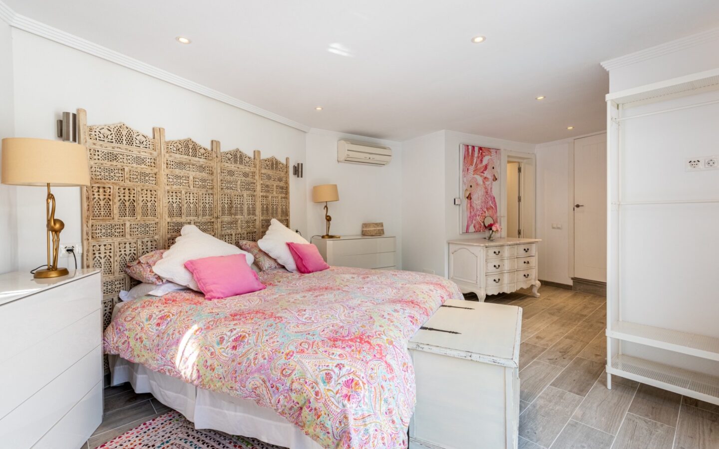 Cottage Style 4 Bedrooms Villa In Puerto Del Almendro.