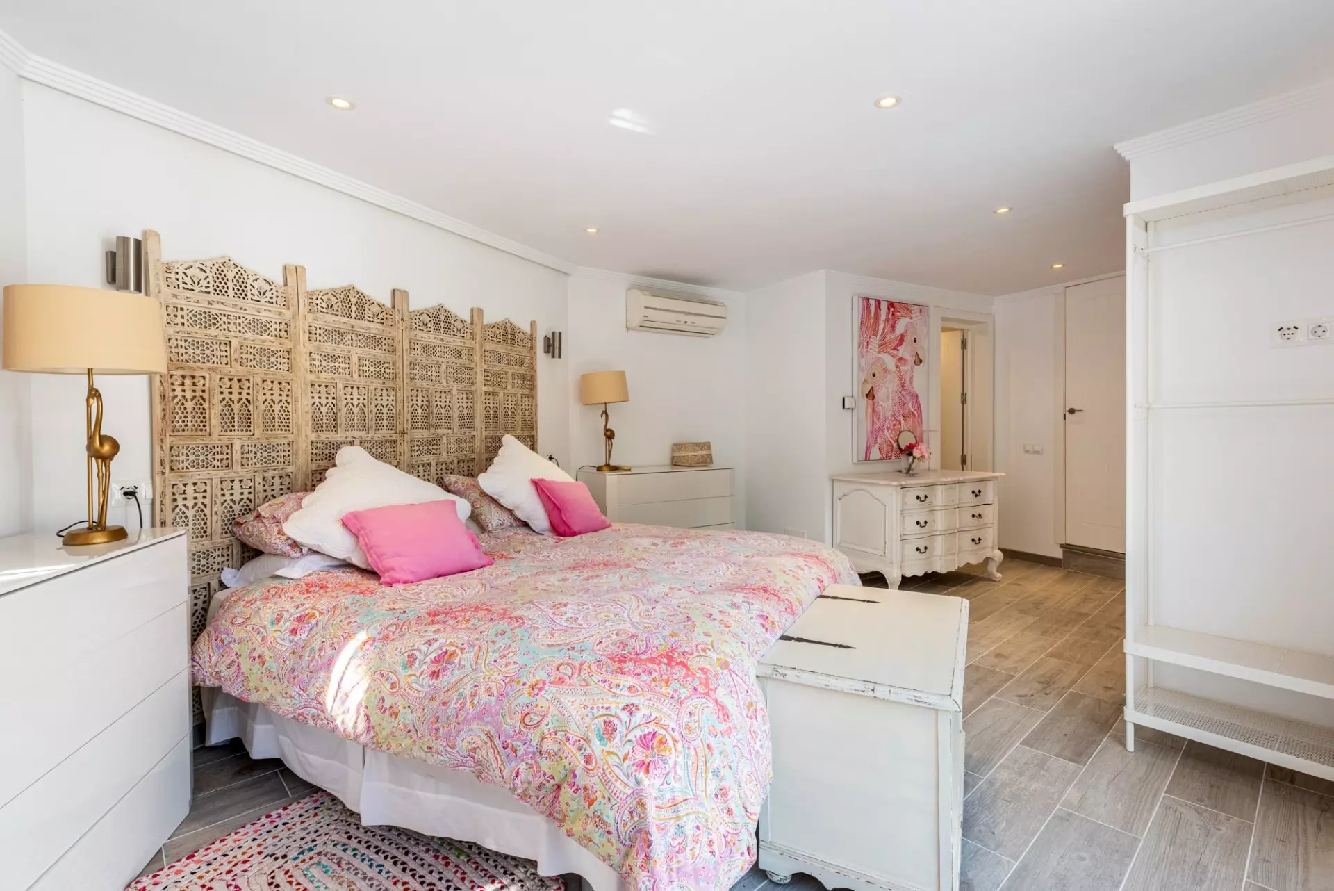 Cottage Style 4 Bedrooms Villa In Puerto Del Almendro.
