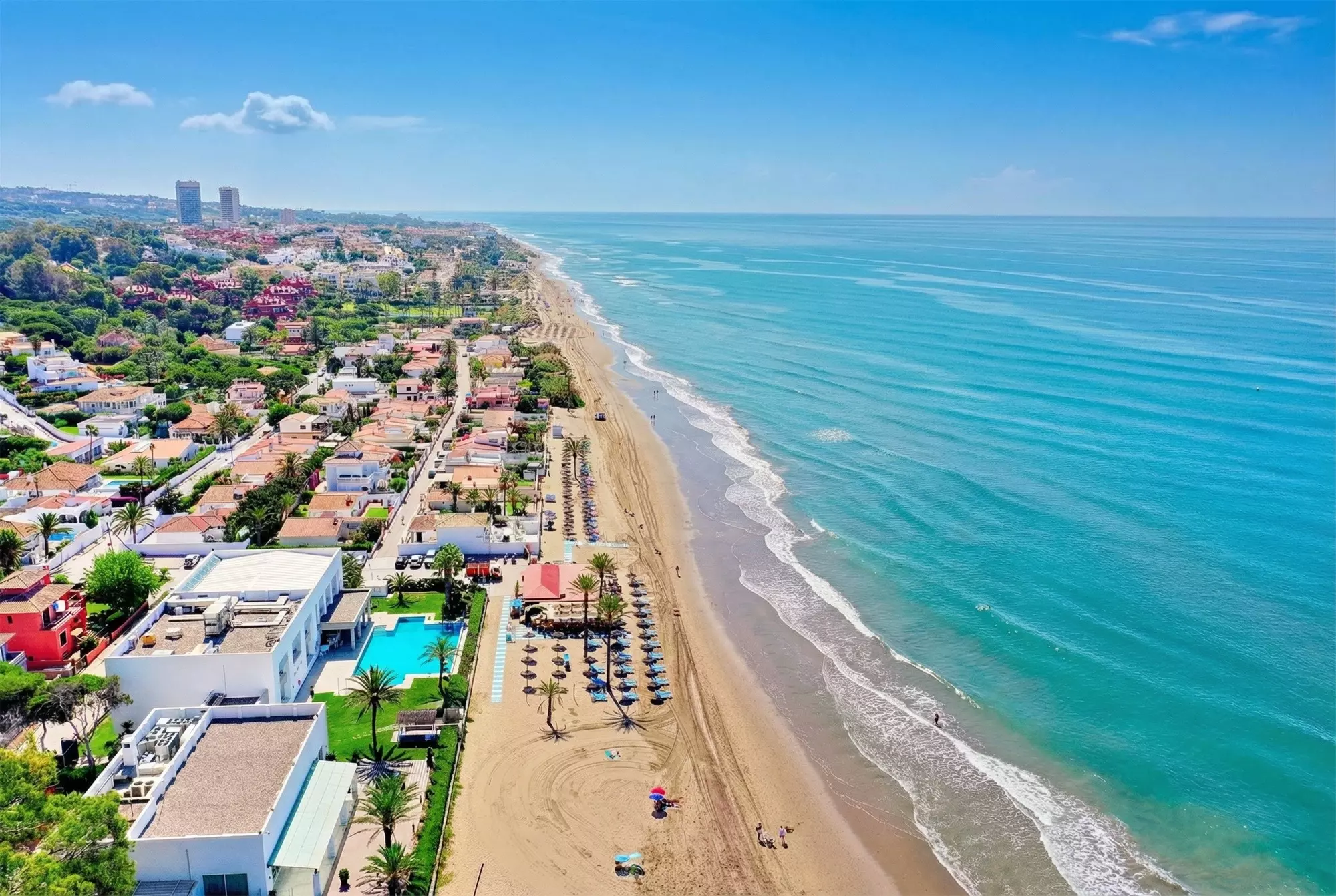 Beachside Elevated Ground Floor 3 Bedrooms Apartment With Touristic Licence In Elviria.