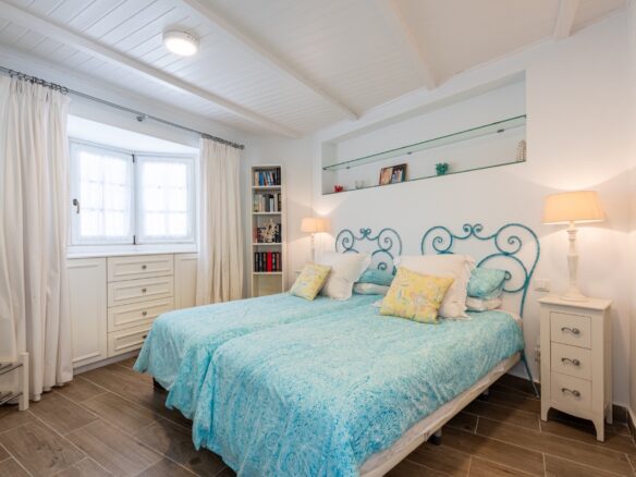 Cottage Style 4 Bedrooms Villa In Puerto Del Almendro.