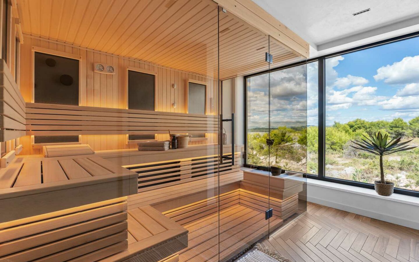 Villa Of 300 M² With Pool In Zadar