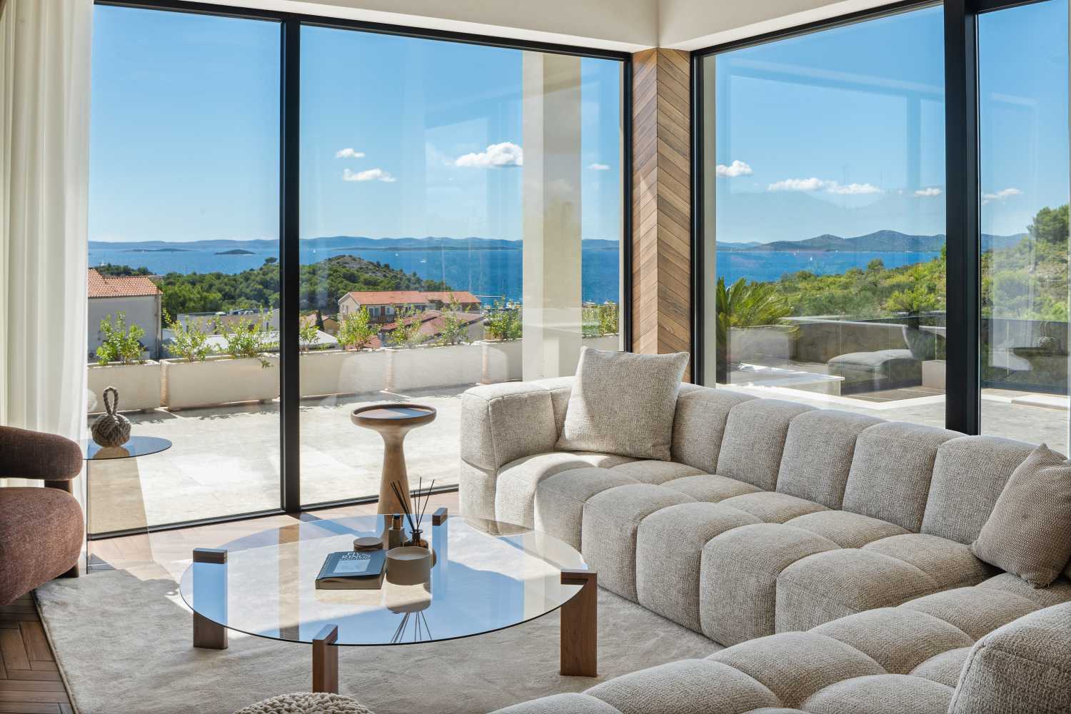 Villa Of 300 M² With Pool In Zadar