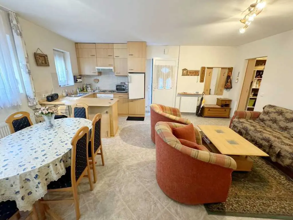 Complex Of 260 M² On The Olympic Coast