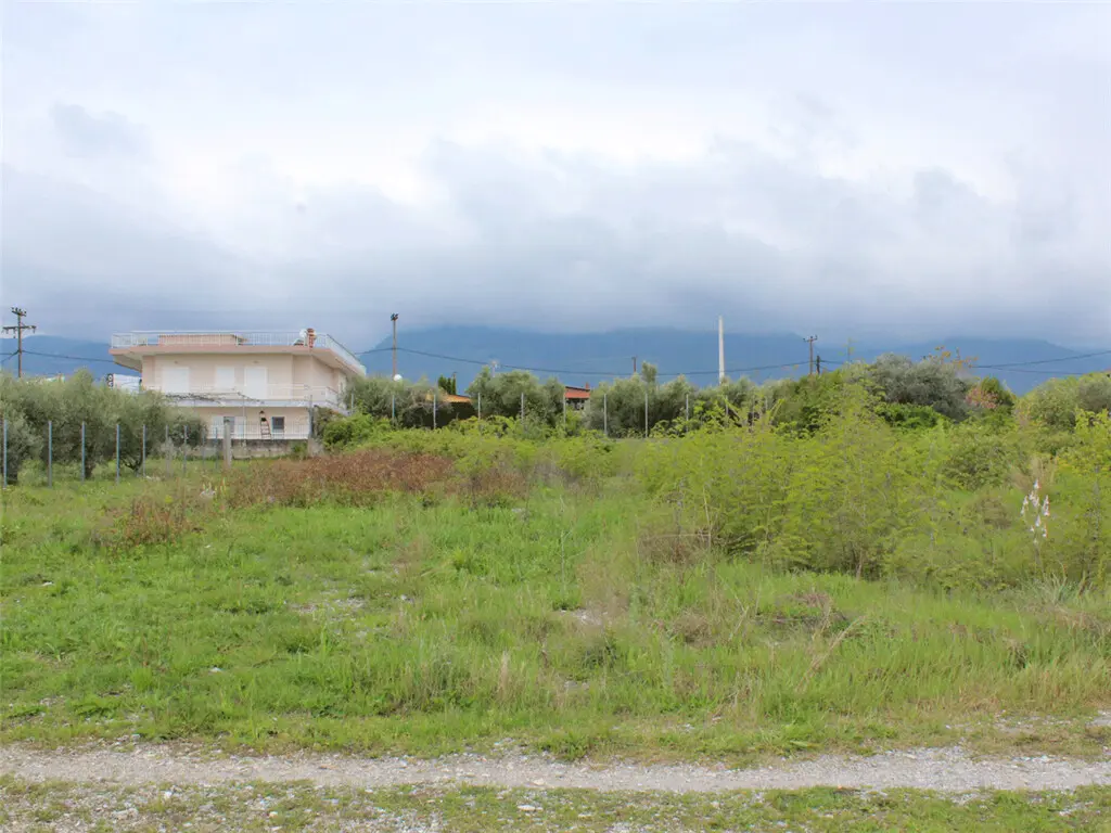 Land Of 2281 M² In Olympic Coast