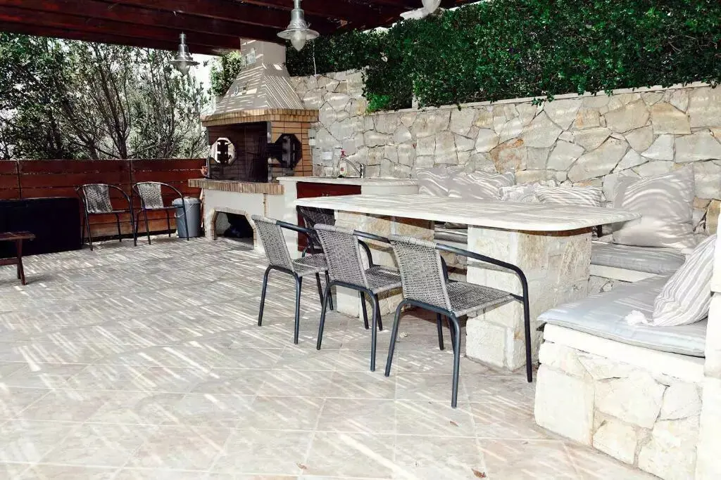 Villa Of 680 M² In Attica
