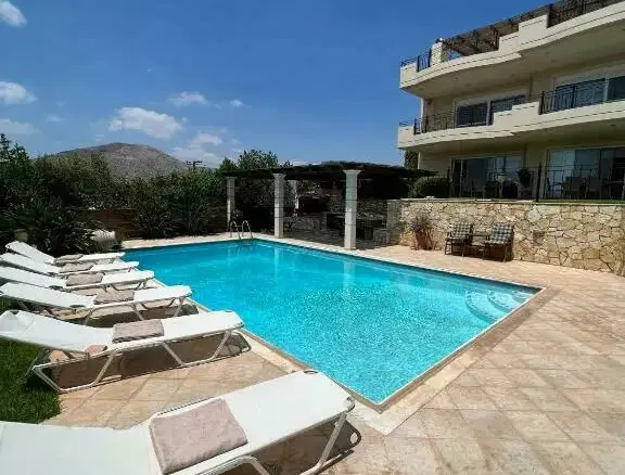 Villa In Anavissos, Greece (680 M²)