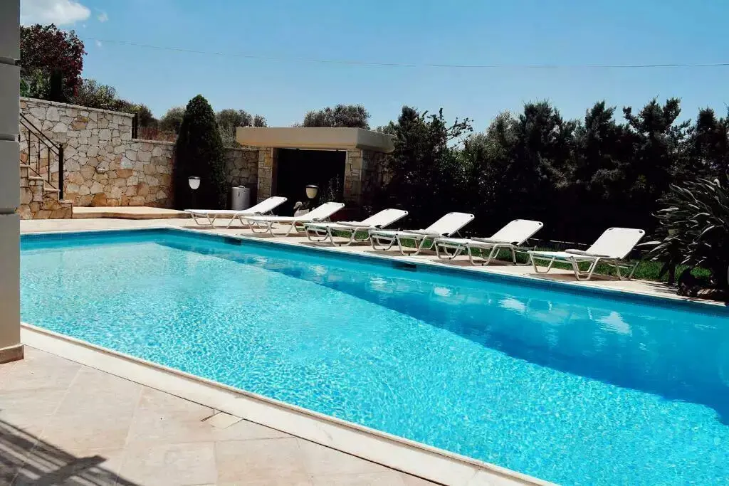 Villa Of 680 M² In Attica