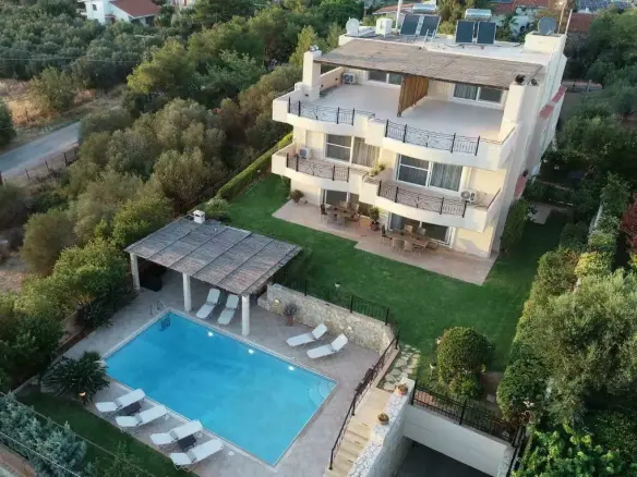 Villa In Anavissos, Greece (680 M²)