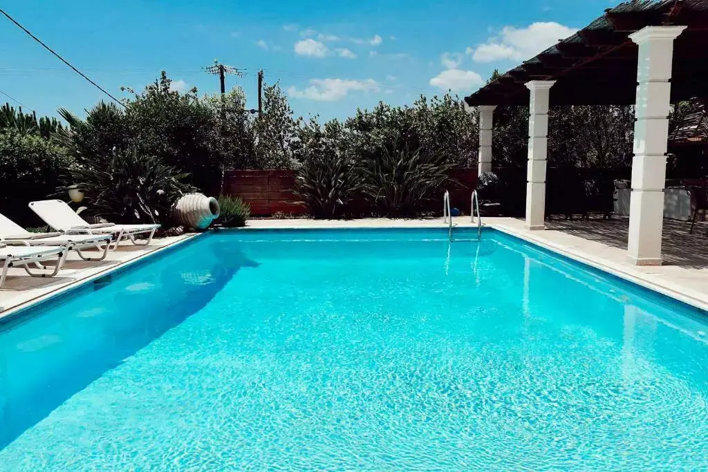 Villa Of 680 M² In Attica
