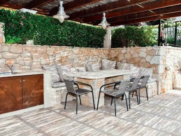 Villa In Anavissos, Greece (680 M²)