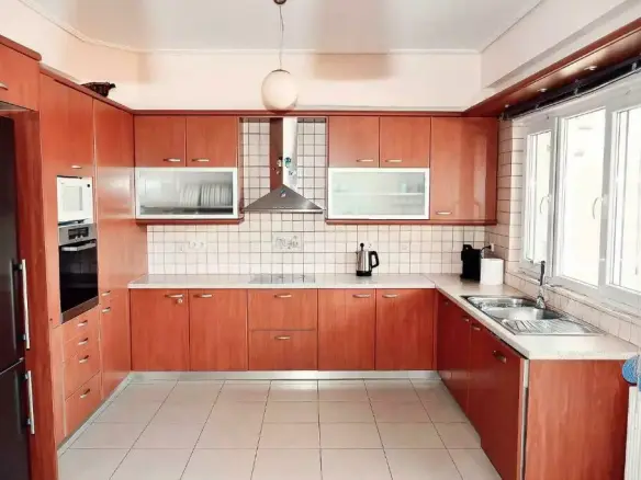 Villa In Anavissos, Greece (680 M²)