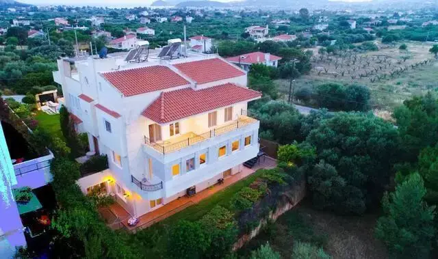 Villa Of 680 M² In Attica